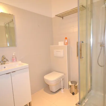 61 Place Nationale * Antibes